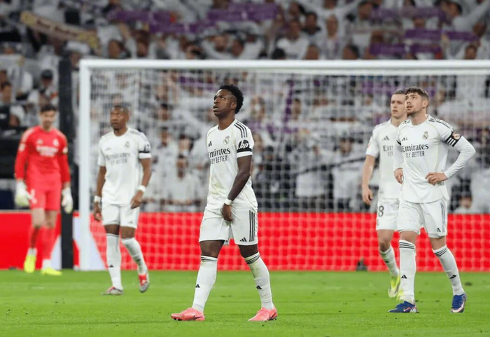 皇马不敌赫塔费更衣室弥漫失落情绪|联赛|皇家马德里|欧冠|球员|球队_新浪体育_新浪新闻