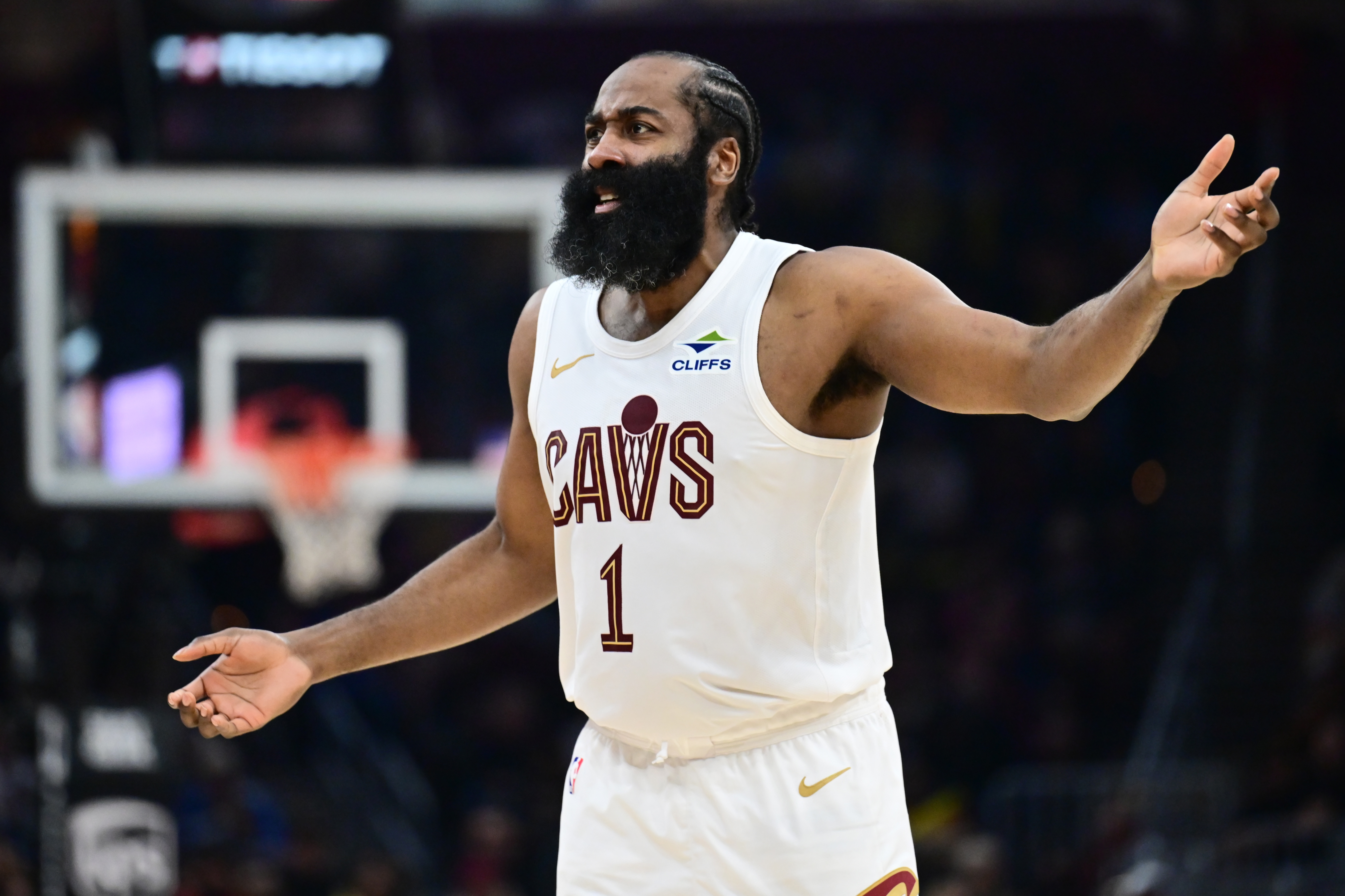 鲸鱼体育在线观看-状态来得太晚！哈登末节回暖但无力回天 全场12中4&amp;还有6失误